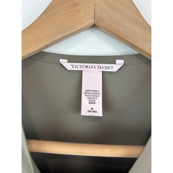 Victoria’s Secret Seamless Tee Olive Women’s M — Slimming Neutral - Picture 2 of 3